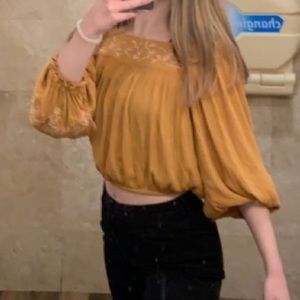 American Eagle yellow blouse